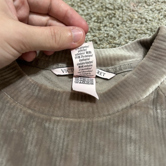 Victoria's Secret TRACKSUIT SET Crew neck & jogger pants VELOUR Size M Beige - Picture 10 of 15